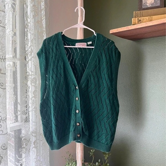 Sweaters - Green Cable Knit Women's Sweater Vest